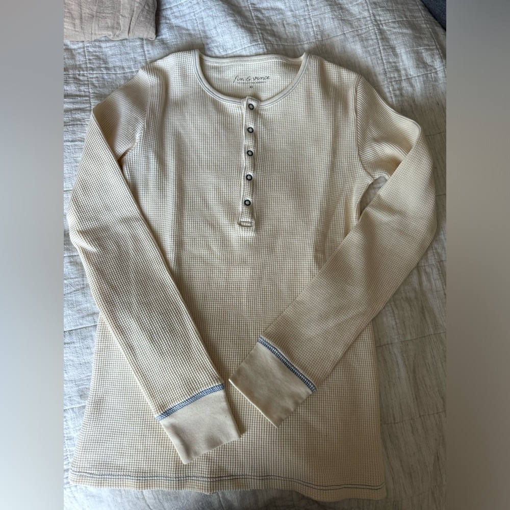 Fin & Vince blue stitch waffle top